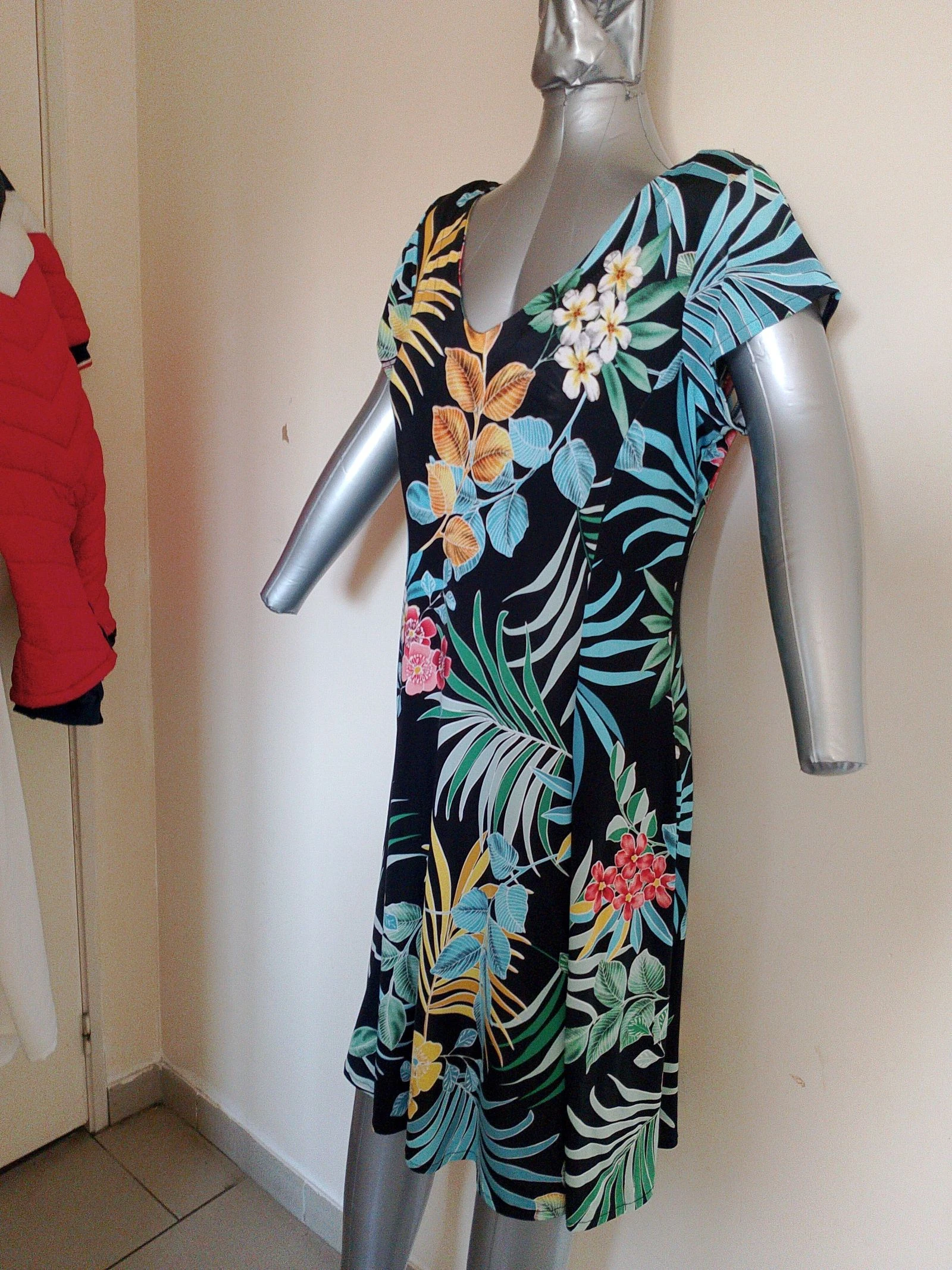 Vestido floral estilo tropical colorido - Tamanho 4 – photo 3